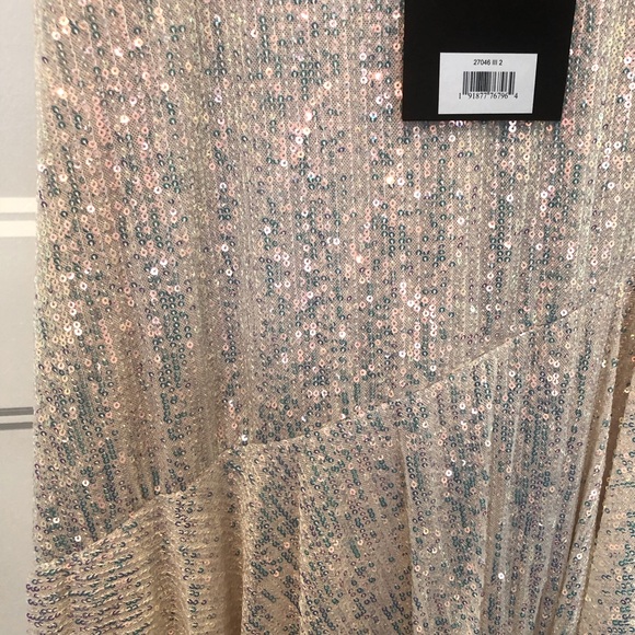 Mac Duggal size 2 Iridescent Sequin Ruffle Tiered Gown size 2 - Picture 6 of 7